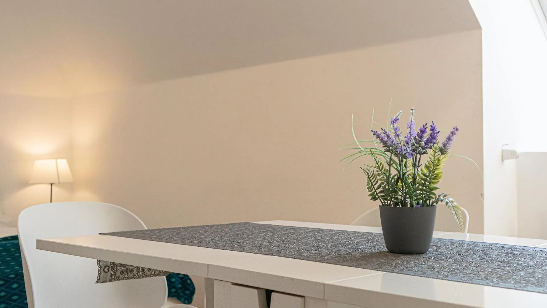 Charming 2 Apartments Ideal For Extended Stays Вена Австрия