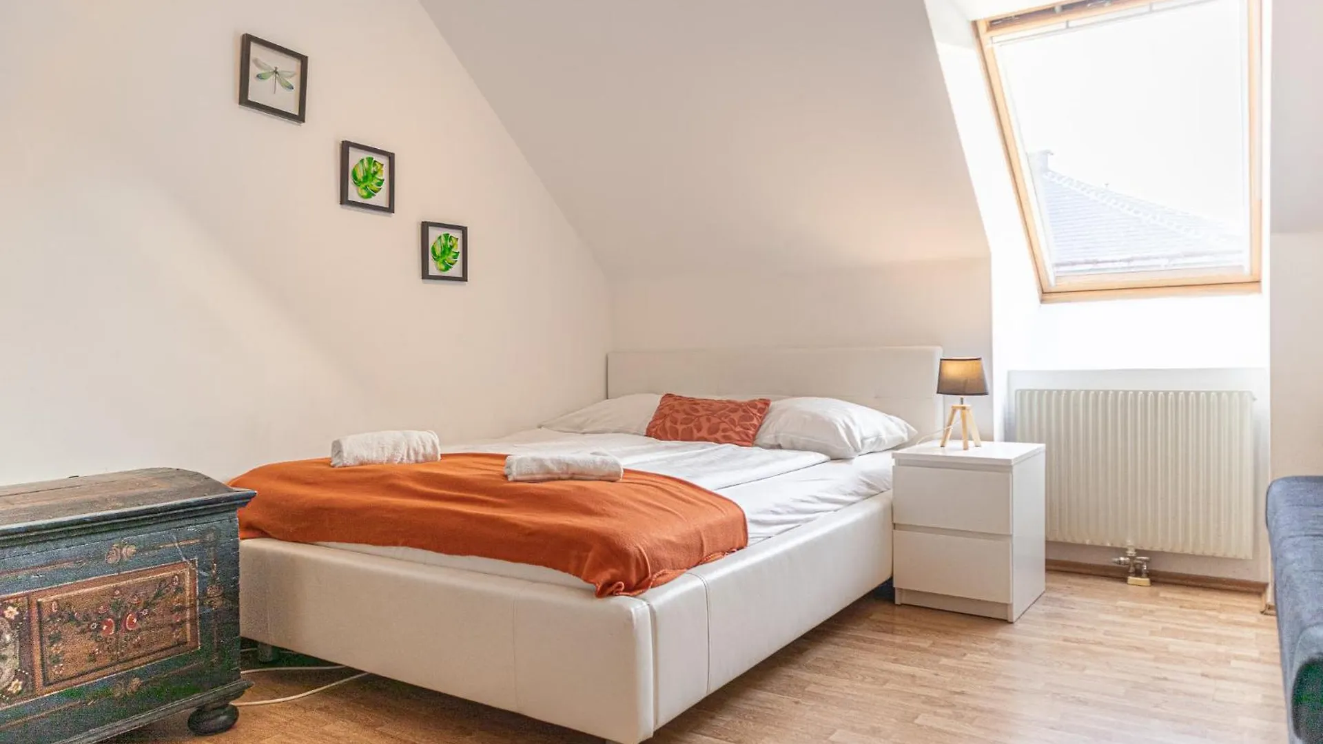 Charming 2 Apartments Ideal For Extended Stays Вена